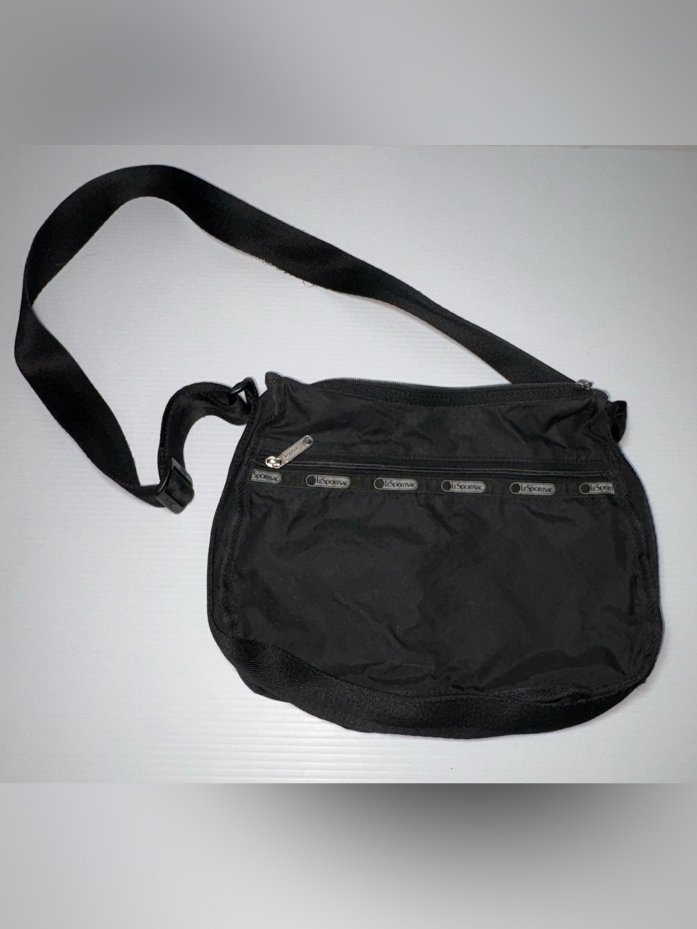 LeSportsac Black Nylon Crossbody Messenger Bag for Men